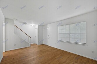 616 Moore St in Garland, TX - Foto de edificio - Building Photo