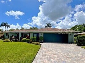 4884 Marsh Field Rd in Sarasota, FL - Building Photo