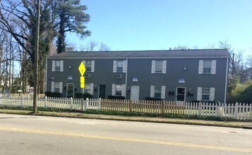 401 E Brookland Park Blvd in Richmond, VA - Foto de edificio - Building Photo