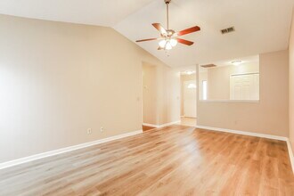 3860 English Colony Dr S in Jacksonville, FL - Building Photo - Building Photo