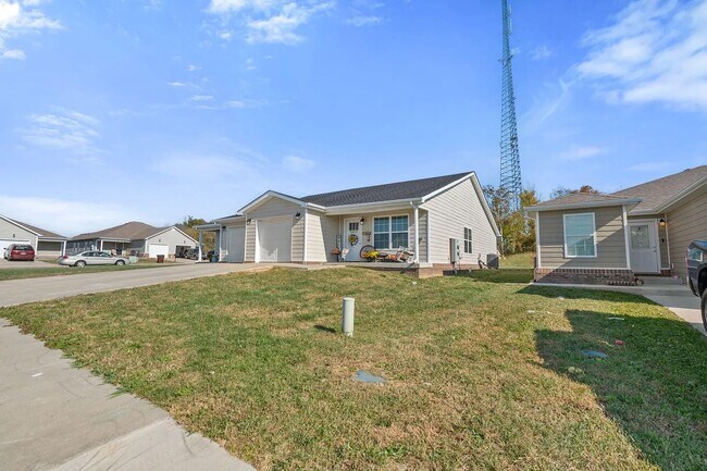 9003 Landon Ln in Richmond, KY - Foto de edificio - Building Photo