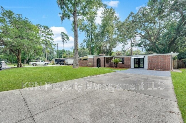 property at 117 Windsor Rd