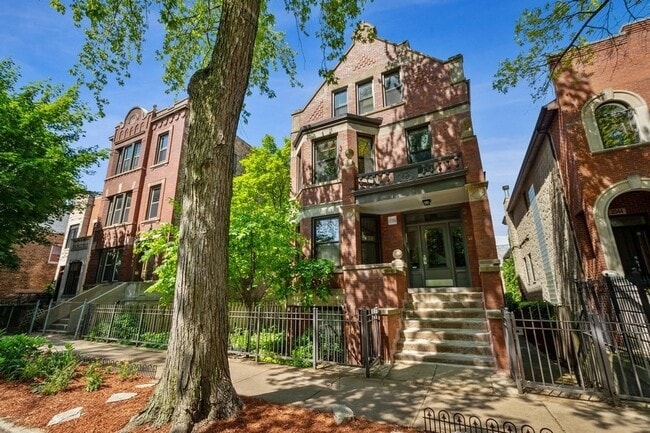 2040 N Hoyne Ave in Chicago, IL - Building Photo - Building Photo