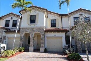 8899 NW 98th Ave in Doral, FL - Building Photo