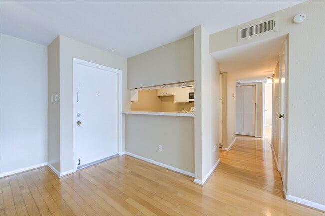property at 3055 Walnut Bend Ln