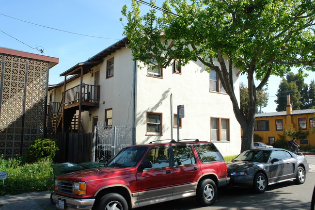 1940 Acton St in Berkeley, CA - Foto de edificio - Building Photo