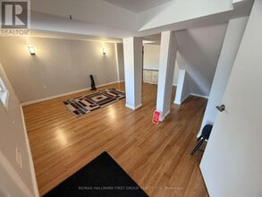 4 Parkins Dr in Ajax, ON - Building Photo - Building Photo