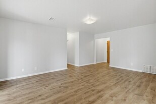 1295 Tobias Dr in Chula Vista, CA - Building Photo