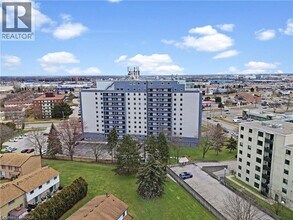 640 West St in Brantford, ON - Building Photo - Building Photo