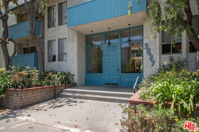 3637 Glendon Ave in Los Angeles, CA - Building Photo - Building Photo