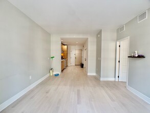 10 Provost St, Unit 412 in Jersey City, NJ - Building Photo - Building Photo