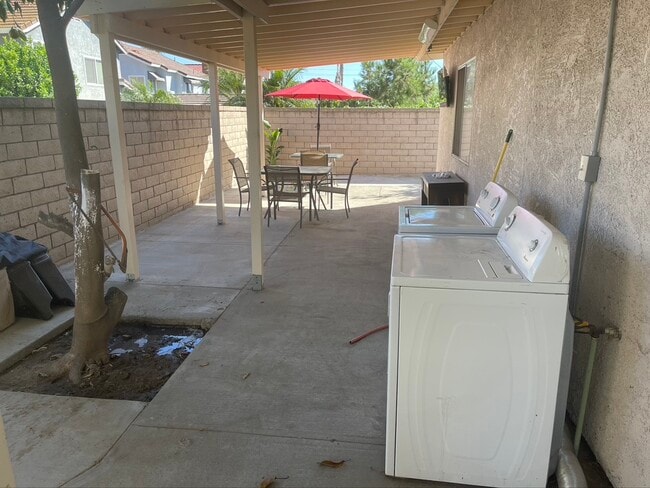 13601 Oxford Ct, Unit MINI HOUSE in Chino, CA - Foto de edificio - Building Photo
