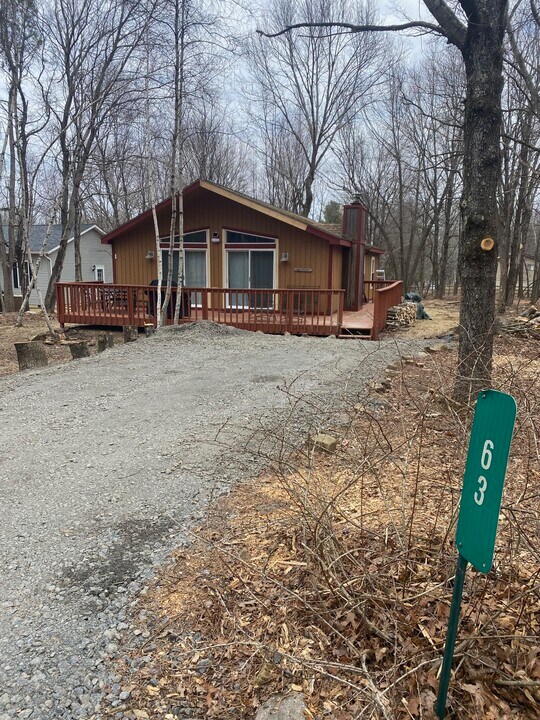 63 Wylie Cir in Albrightsville, PA - Building Photo