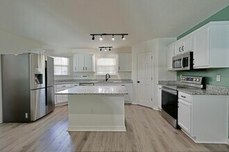 2345 Ortega St in Navarre, FL - Building Photo - Building Photo