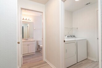 3245 Cypress Glen Way in Naples, FL - Building Photo - Building Photo