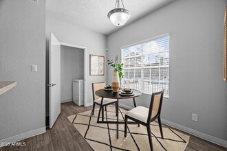 250 S Elizabeth Way, Unit A2 in Chandler, AZ - Foto de edificio - Building Photo