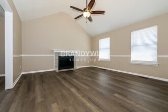 3408 S Shrank Ct in Independence, MO - Building Photo - Building Photo