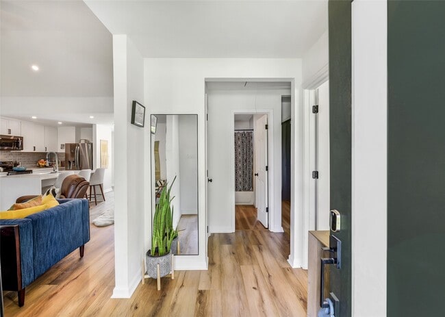 2550 Roy Cir in Houston, TX - Building Photo - Building Photo