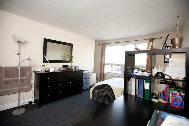 394 Alfred in Kingston, ON - Building Photo - Building Photo