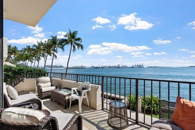520 Brickell Key Dr, Unit a200 in Miami, FL - Building Photo - Building Photo