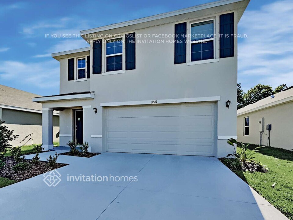 11681 Saw Palmetto Ln in Riverview, FL - Building Photo