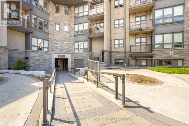 15 Jacksway Crescent in London, ON - Building Photo - Building Photo