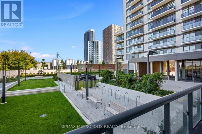 property at 110-1350 Ellesmere Rd