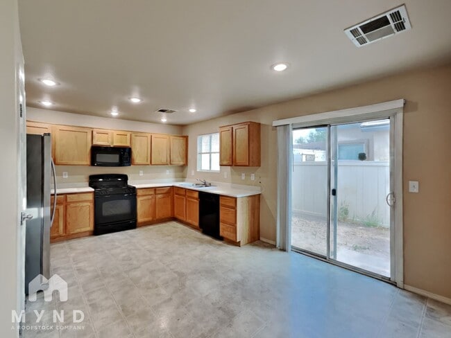 1994 Sunset Bend Dr in Henderson, NV - Building Photo - Building Photo