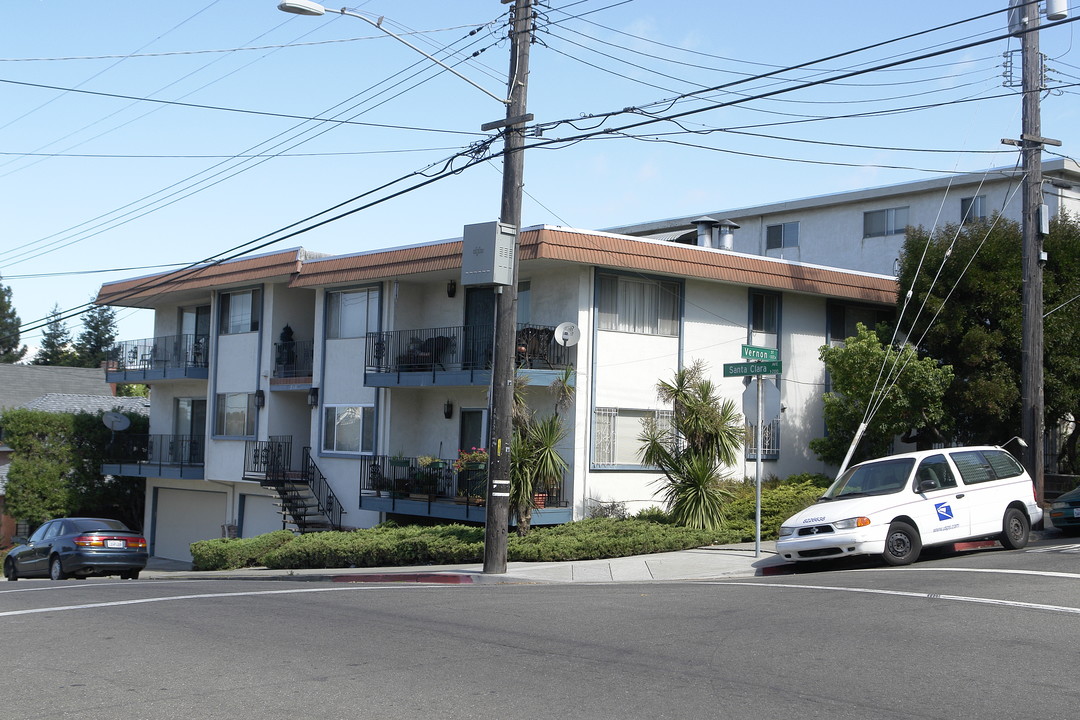 210 Santa Clara Ave in Oakland, CA - Foto de edificio