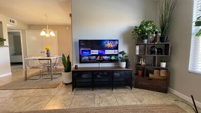 555 E Silverado Ranch Blvd, Unit 2088 in Las Vegas, NV - Foto de edificio - Building Photo