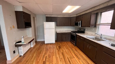 5859 Hobart St, Unit 2 in Pittsburgh, PA - Foto de edificio - Building Photo