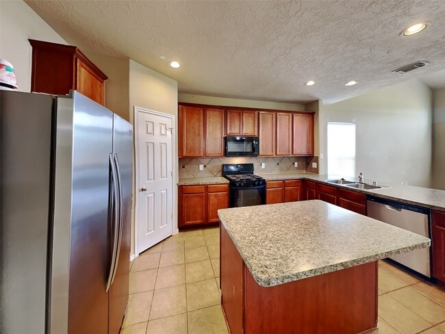 19002 Bressingham Dr in Tomball, TX - Building Photo - Building Photo