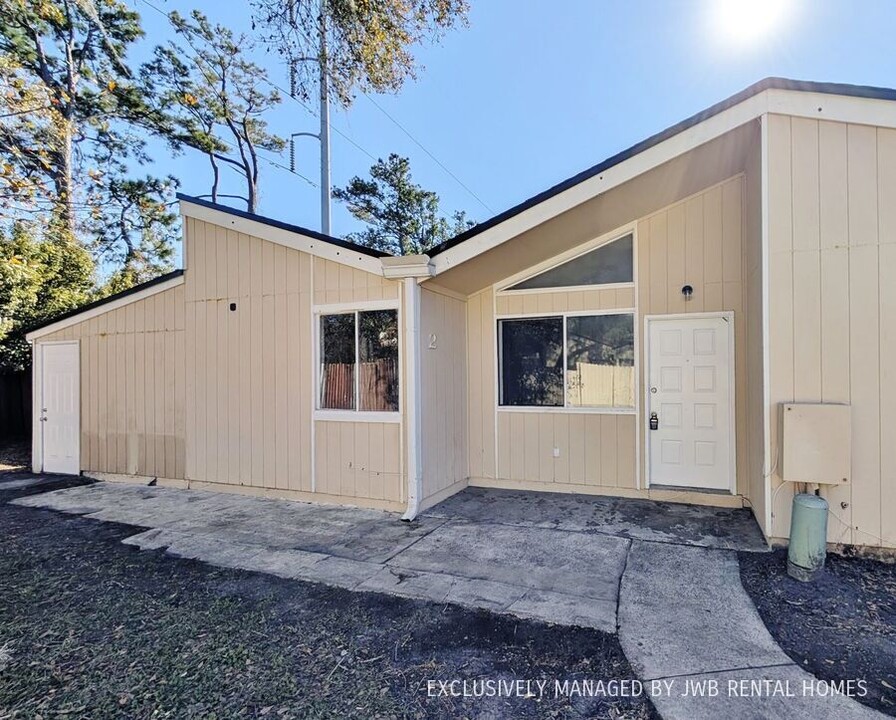 8113 San Jose Manor Dr E-Unit -2 in Jacksonville, FL - Building Photo