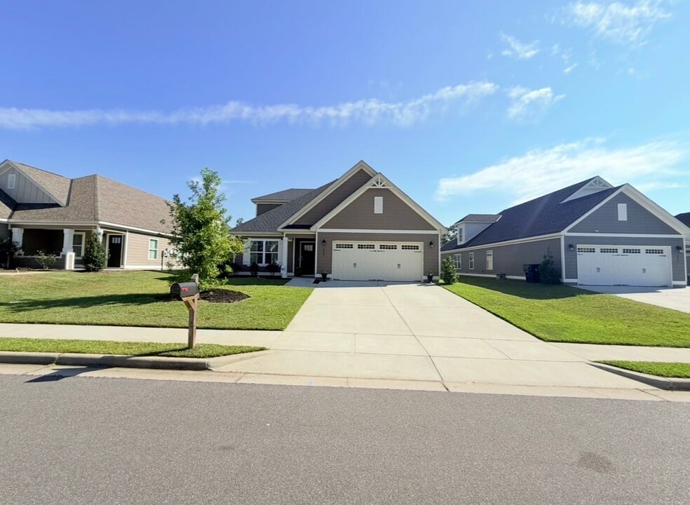 229 Paxton Lp in Dothan, AL - Building Photo