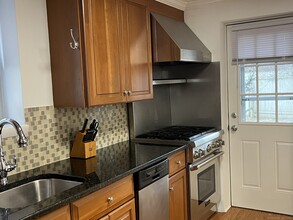 212 New Norwalk Rd-Unit -#A in New Canaan, CT - Building Photo - Building Photo
