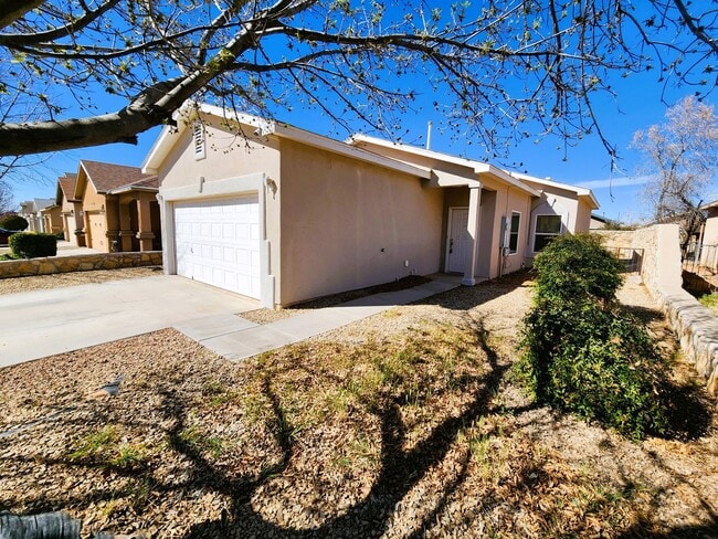 4971 Kenmore Rd in Las Cruces, NM - Building Photo - Building Photo