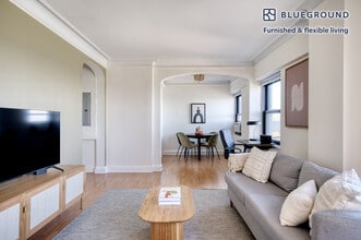 1400 N Lake Shore Dr in Chicago, IL - Building Photo - Building Photo