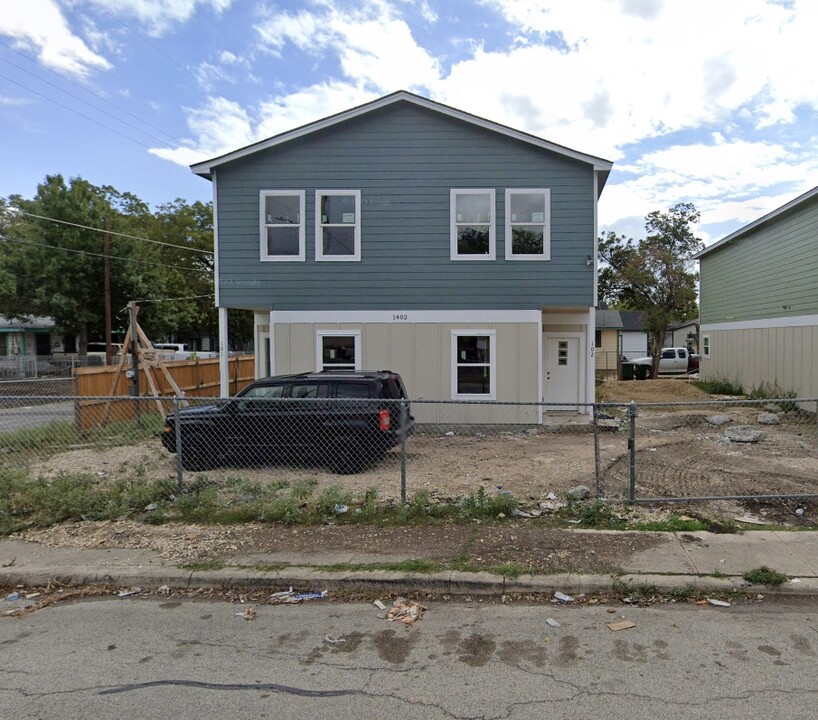 203 Coronado Ave in San Antonio, TX - Building Photo