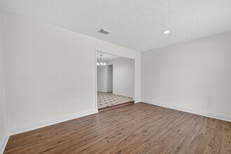 2007 Whiteback Dr in Houston, TX - Building Photo - Building Photo