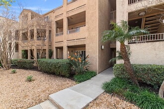 2320 Del Mar Way, Unit 105 in Corona, CA - Building Photo - Building Photo
