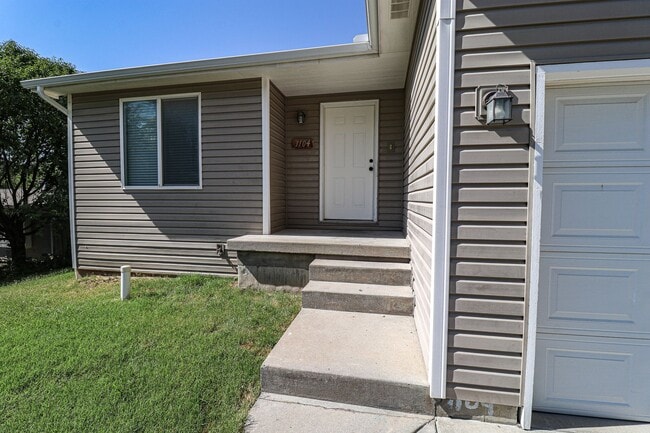 1104 W Clyde St in Andover, KS - Building Photo - Building Photo