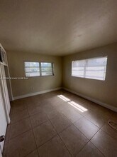 7500 SW 82nd St in Miami, FL - Building Photo - Building Photo