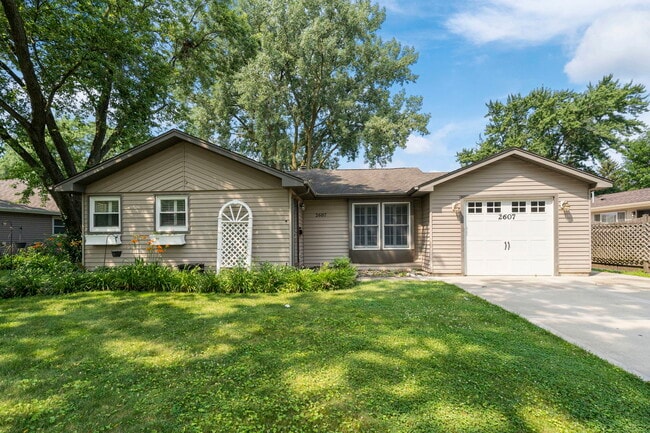 property at 2607 School Dr