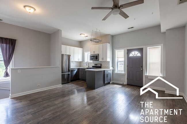 3216 W Augusta Blvd, Unit 3