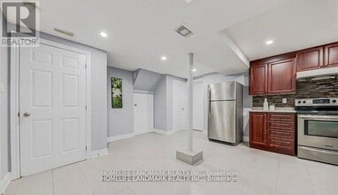 1336 Pharmacy Ave in Toronto, ON - Building Photo - Building Photo
