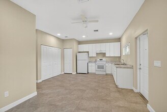 4953 Serafica Dr in Lake Worth Beach, FL - Building Photo - Building Photo