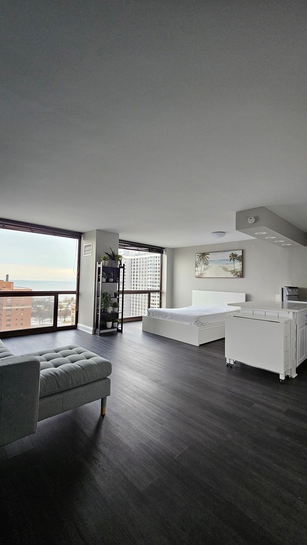 4343 N Clarendon Ave in Chicago, IL - Foto de edificio - Building Photo