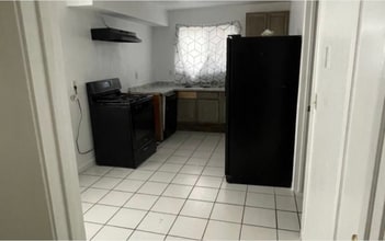 581 Stratford Ct in Merced, CA - Building Photo - Building Photo