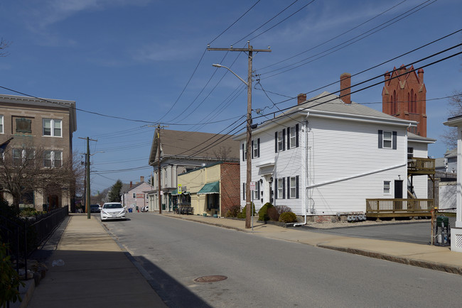 37 Main St in Fairhaven, MA - Building Photo - Building Photo