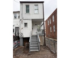 617 Glenwood Ave in Baltimore, MD - Building Photo